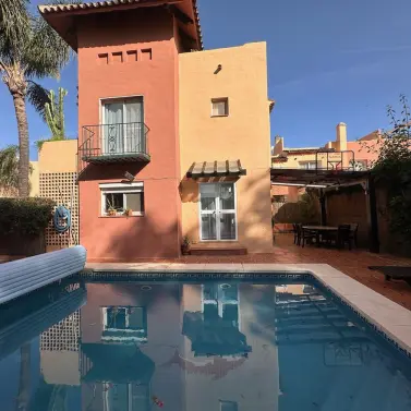 Long-term rent of detached villa in Nueva Andalucía