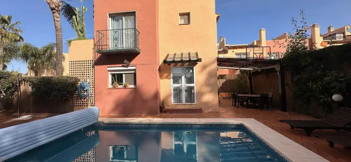 Long-term rent of detached villa in Nueva Andalucía 0