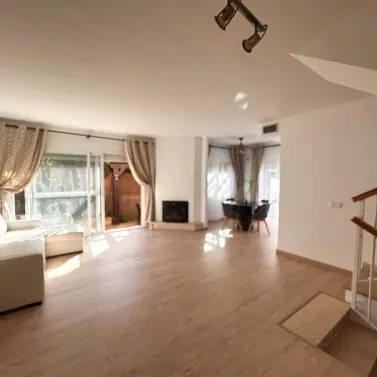 Long-term rent of detached villa in Nueva Andalucía