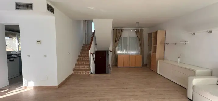 Long-term rent of detached villa in Nueva Andalucía 2