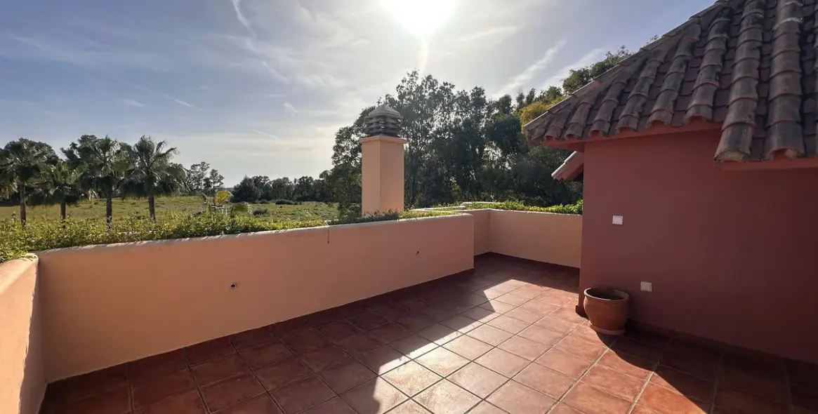 Long-term rent of detached villa in Nueva Andalucía 15