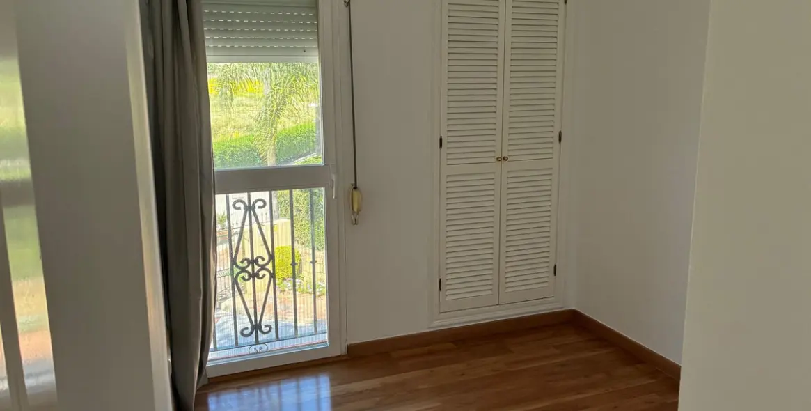 Long-term rent of detached villa in Nueva Andalucía 16