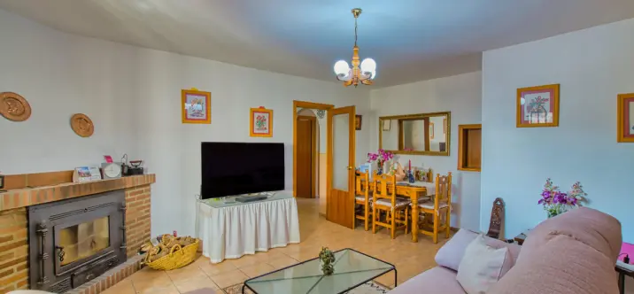 Venta de finca - cortijo en Alcaucín 2