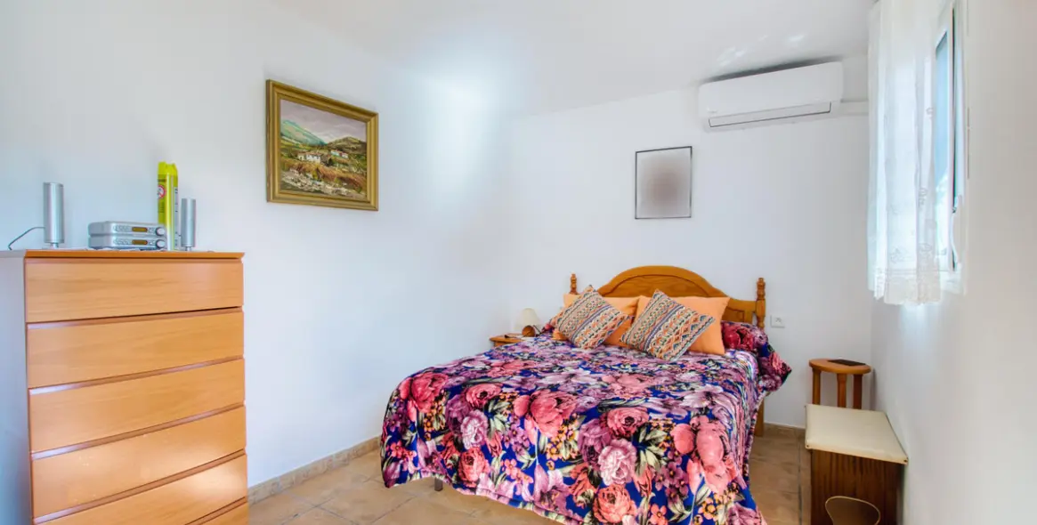 Venta de finca - cortijo en Alcaucín 19