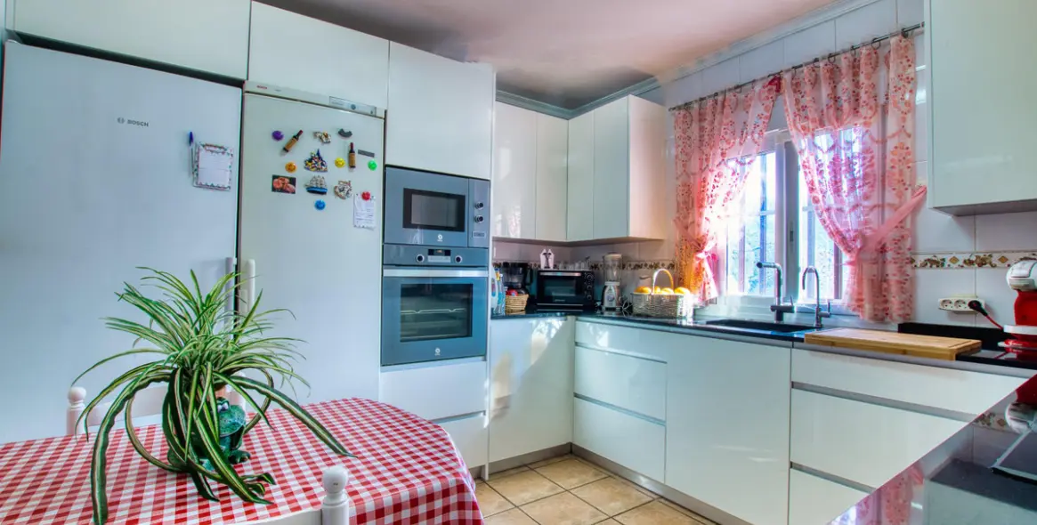 Venta de finca - cortijo en Alcaucín 26