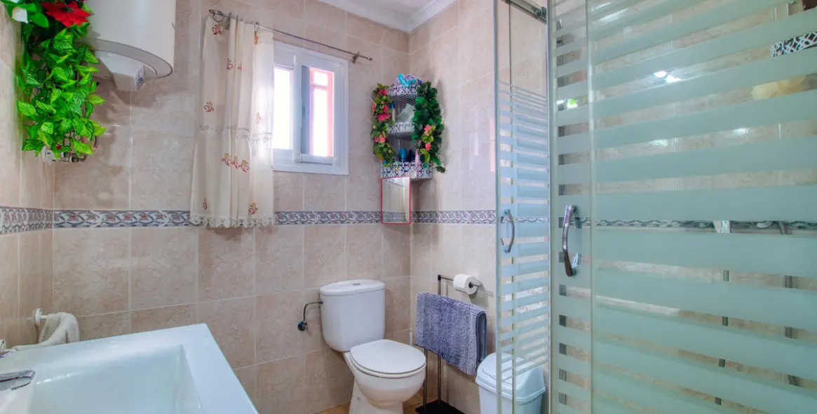 Venta de finca - cortijo en Alcaucín 29