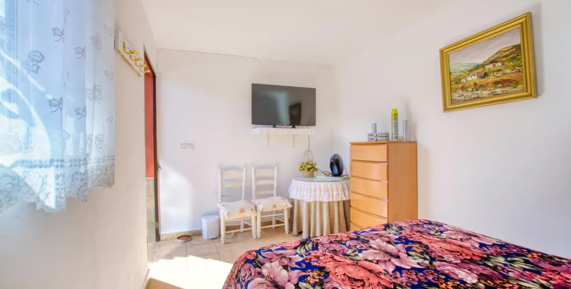 Venta de finca - cortijo en Alcaucín 34