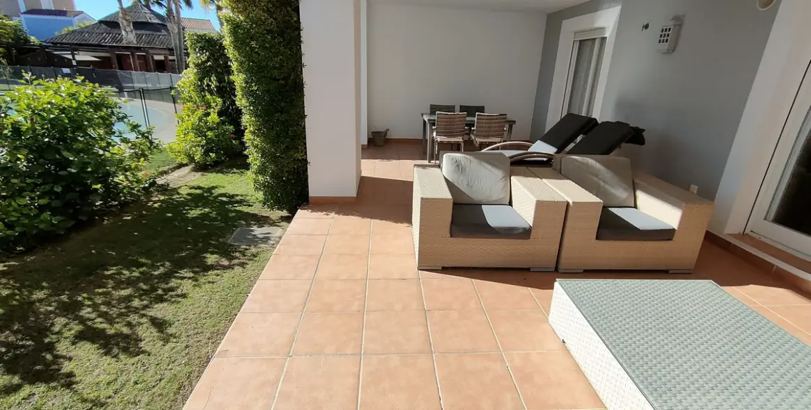 Продажа апартаментов на первом этаже в Estepona 4