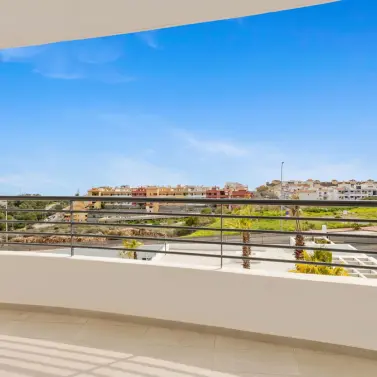 Продажа апартаментов на среднем этаже в Benalmadena