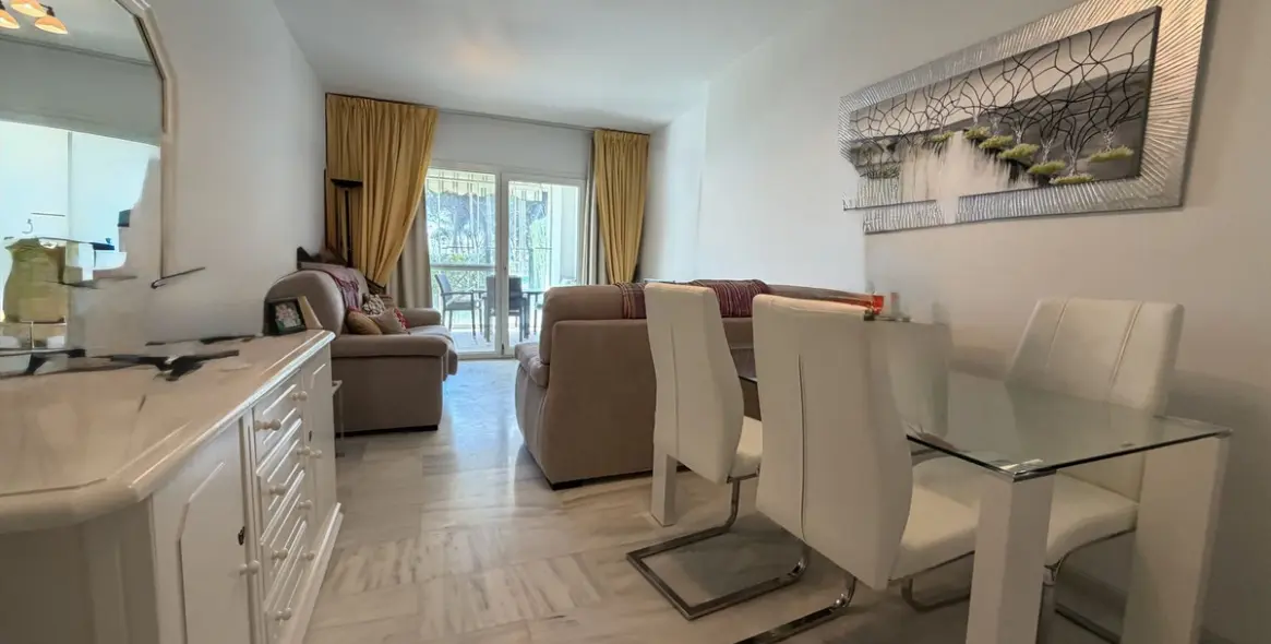 Sale of ground floor apartment in Calahonda 4