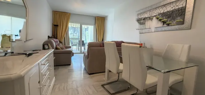 Продажа апартаментов на первом этаже в Calahonda 3