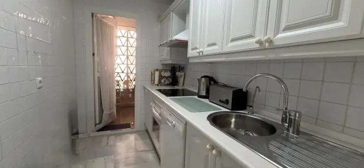 Продажа апартаментов на первом этаже в Calahonda 4