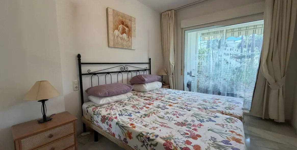 Sale of ground floor apartment in Calahonda 7