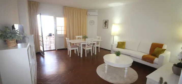 Sale of middle floor apartment in Puerto de Cabopino 4