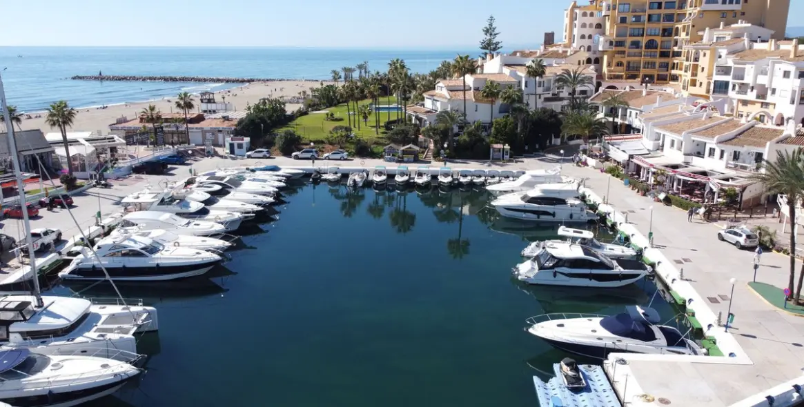 Продажа апартаментов на среднем этаже в Puerto de Cabopino 9