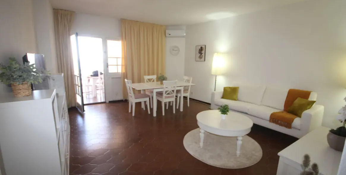Sale of middle floor apartment in Puerto de Cabopino 19