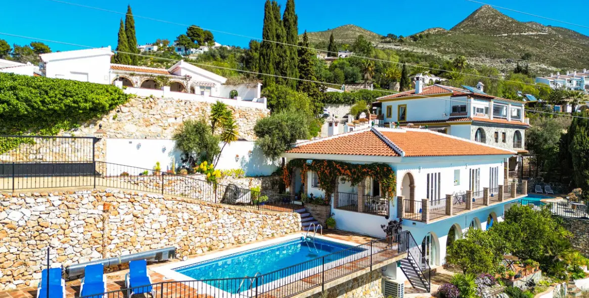 Продажа  отдельно стоящей виллы в Cómpeta 2