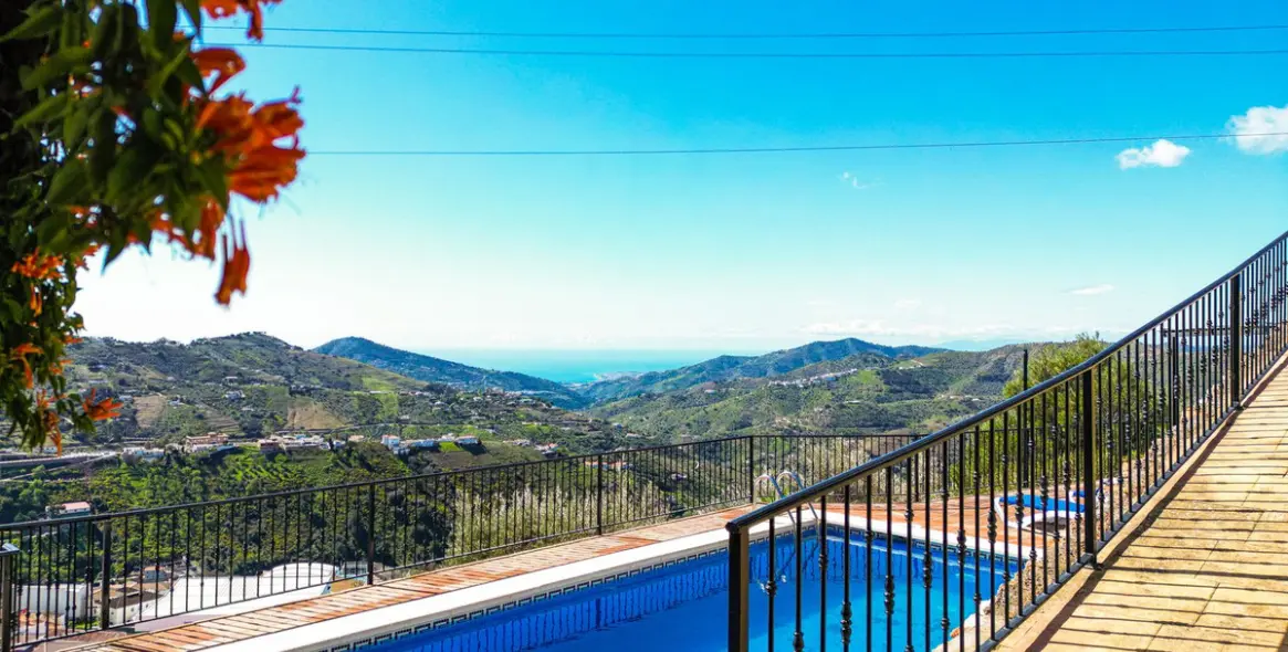 Продажа  отдельно стоящей виллы в Cómpeta 4