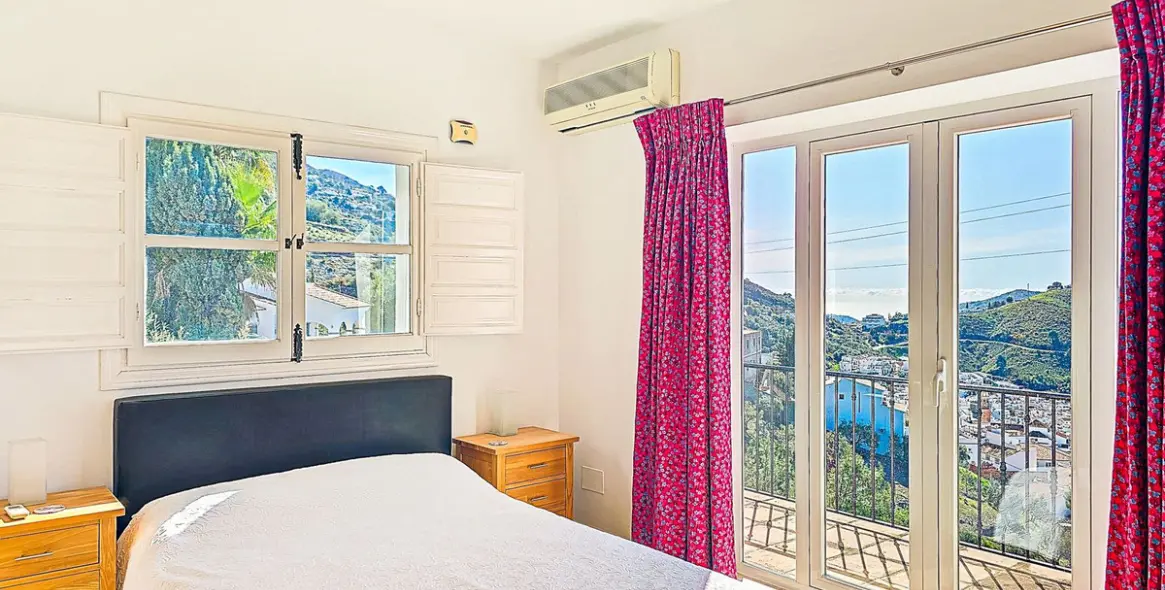 Продажа  отдельно стоящей виллы в Cómpeta 26