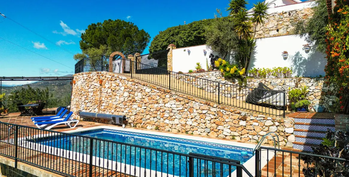 Продажа  отдельно стоящей виллы в Cómpeta 38