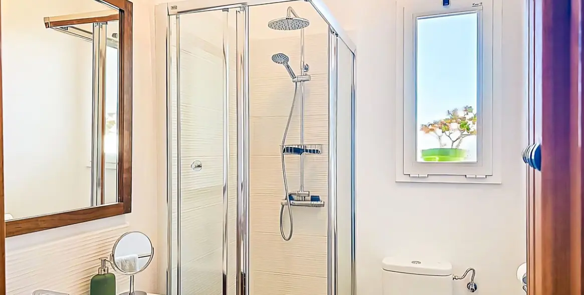 Продажа  отдельно стоящей виллы в Cómpeta 52