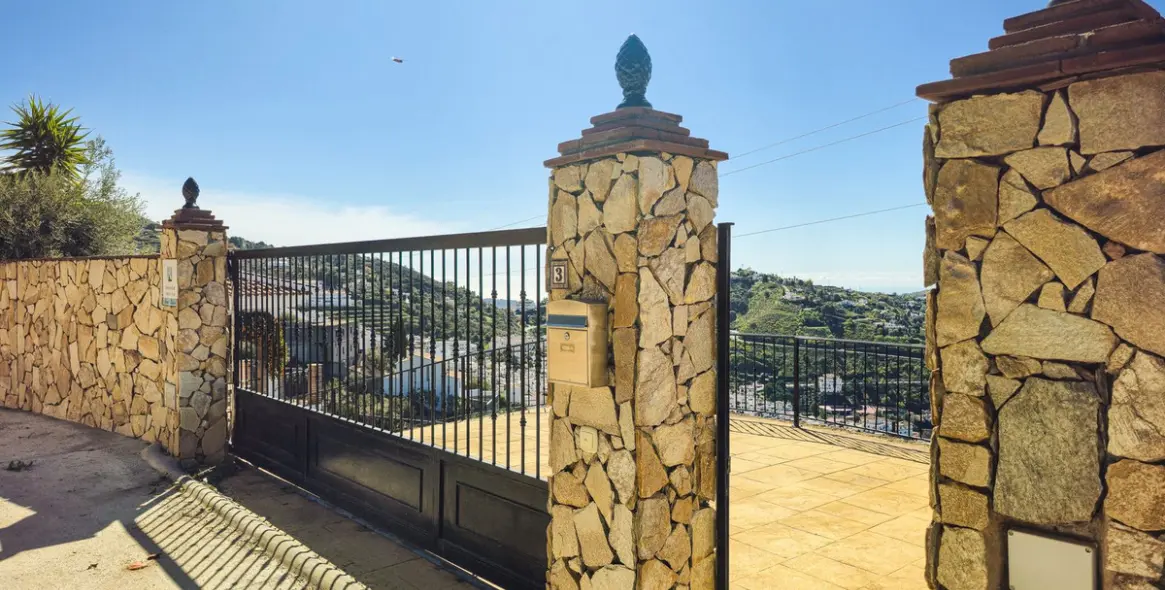 Продажа  отдельно стоящей виллы в Cómpeta 61