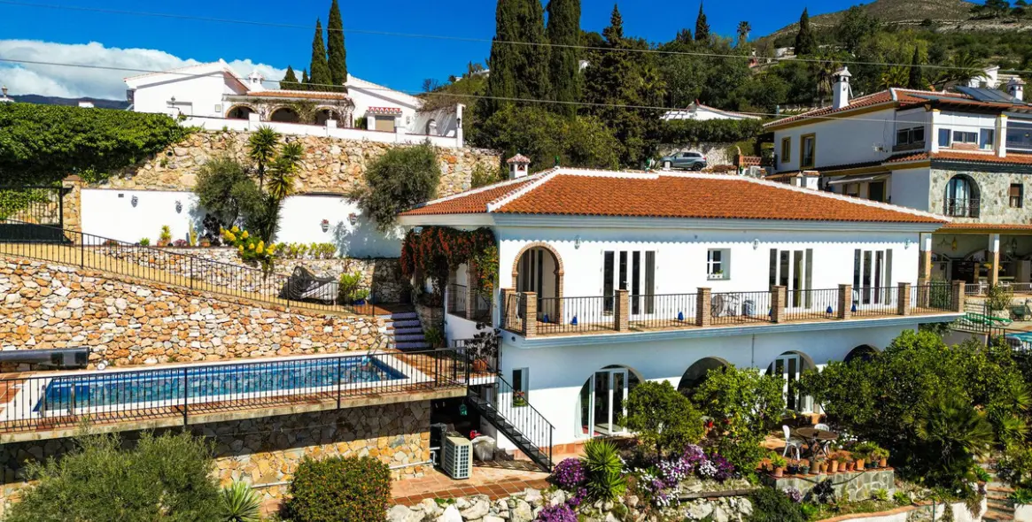 Продажа  отдельно стоящей виллы в Cómpeta 66