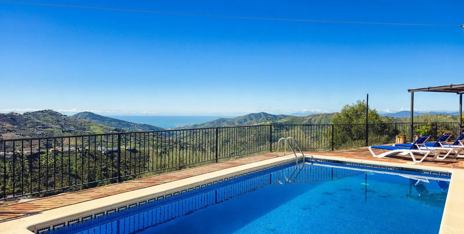 Sale of detached villa in Cómpeta 33