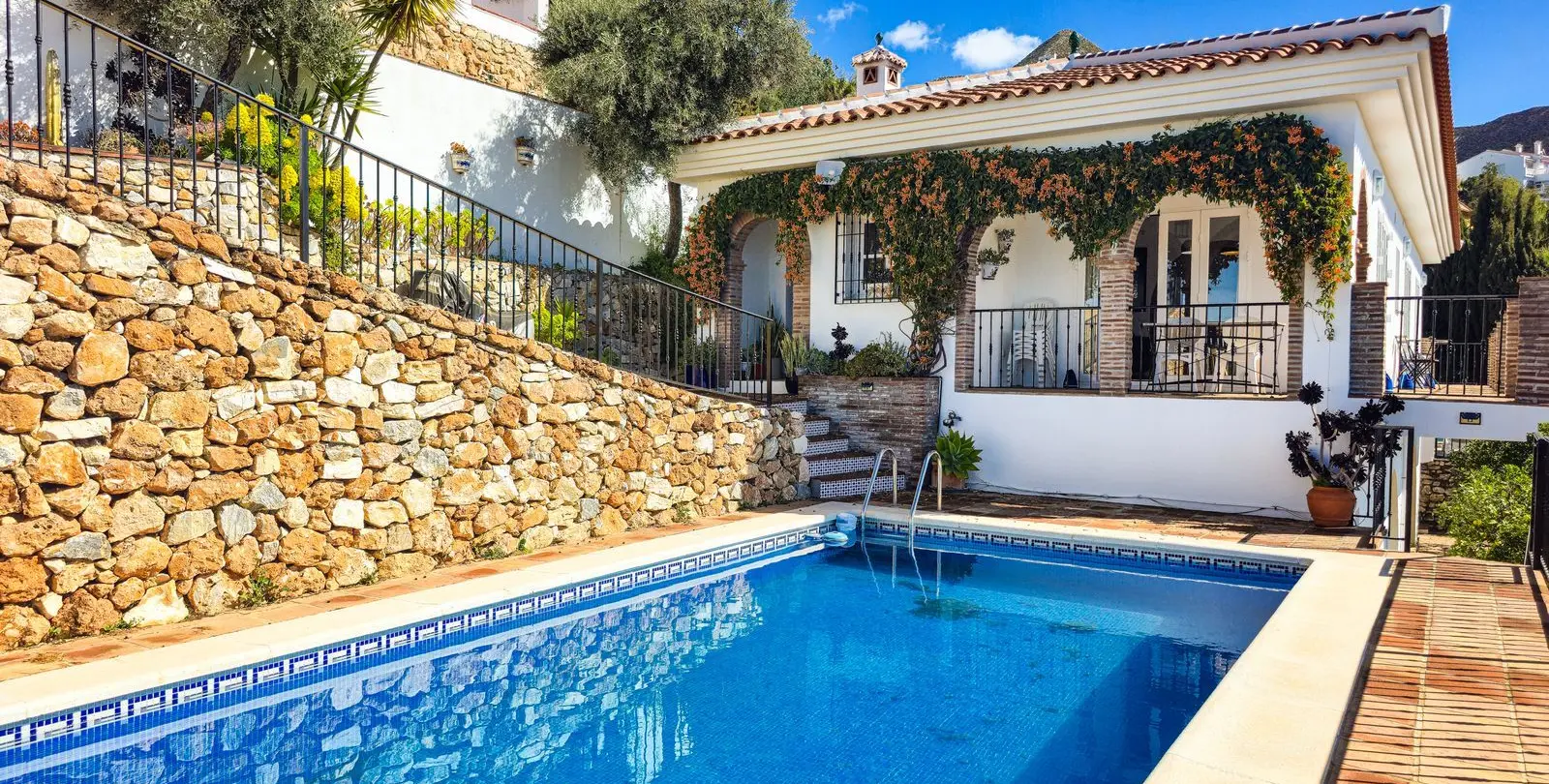 Sale of detached villa in Cómpeta 35