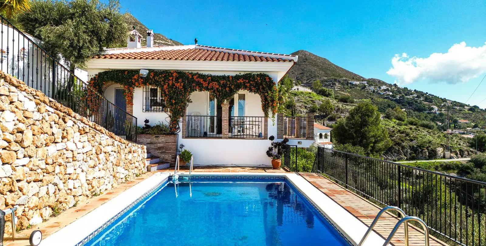 Sale of detached villa in Cómpeta 37