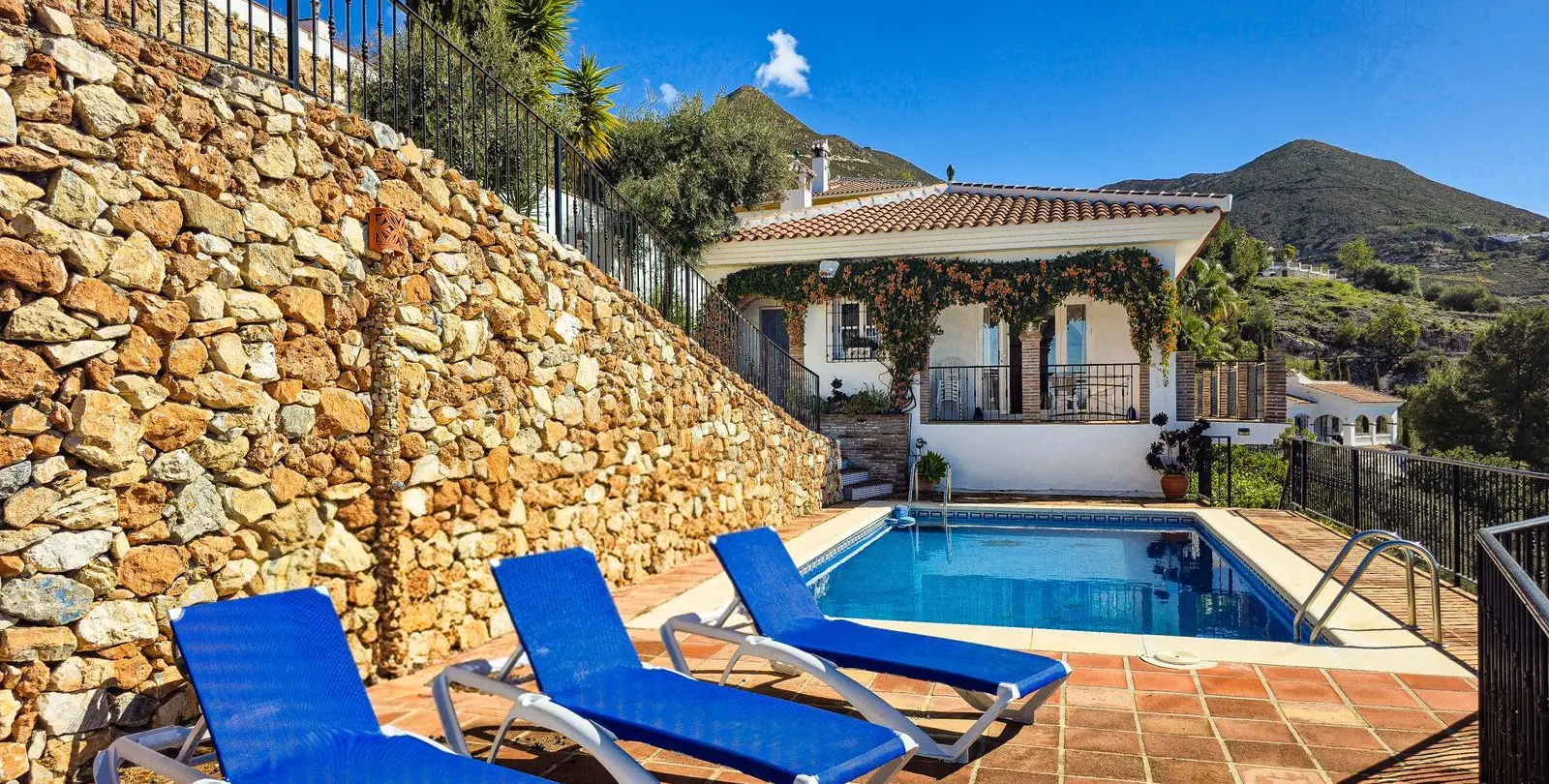 Sale of detached villa in Cómpeta 39