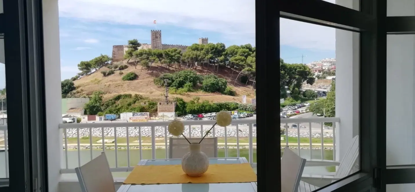 Venta de apartamento en planta media en Fuengirola 0