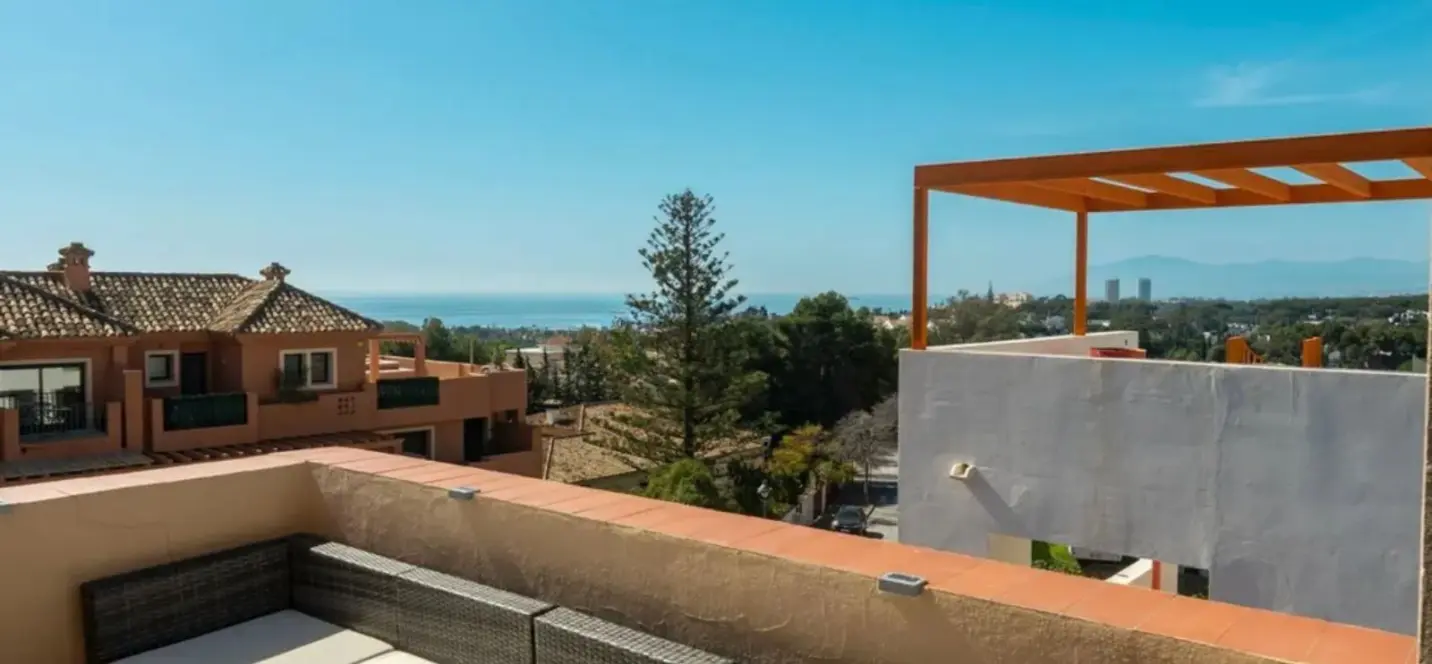 Продажа дома на две семьи в Marbella 3