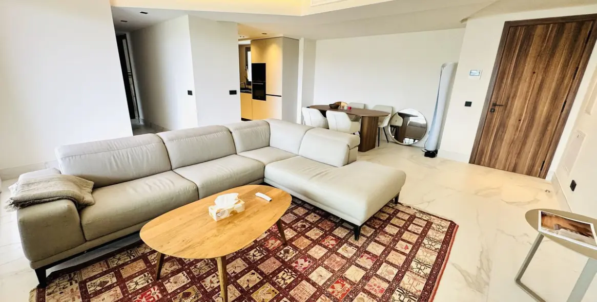 Sale of middle floor apartment in San Pedro de Alcántara 2