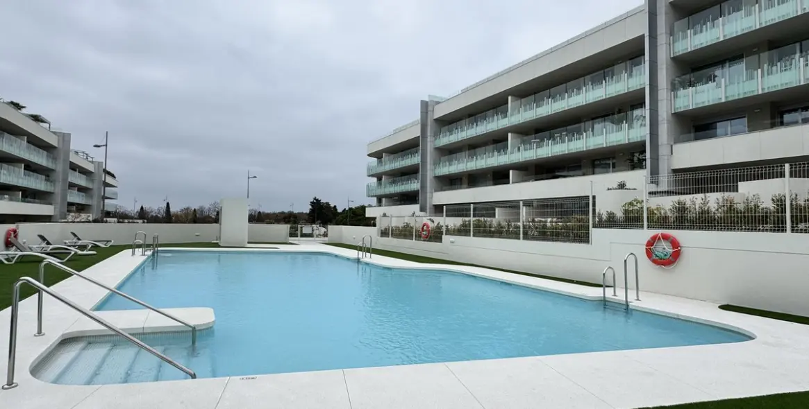 Sale of middle floor apartment in San Pedro de Alcántara 10