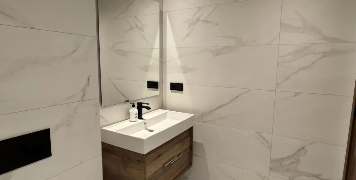 Sale of middle floor apartment in San Pedro de Alcántara 12