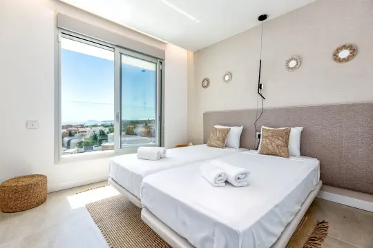 Image 27 thumb