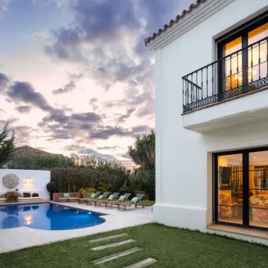 Sale of detached villa in Benahavís