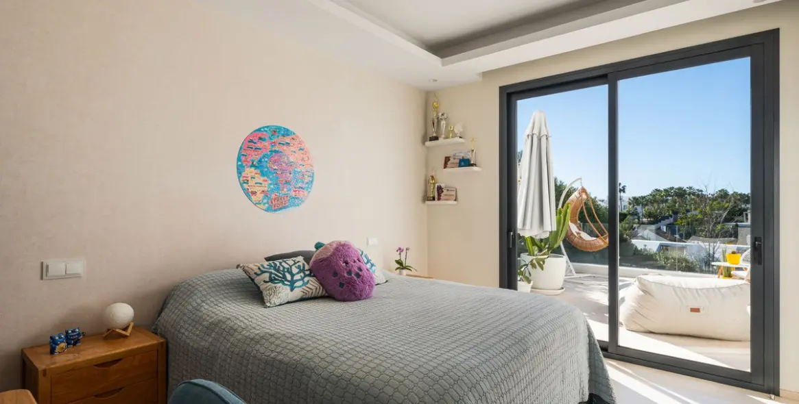 Продажа  отдельно стоящей виллы в Nueva Andalucía 14