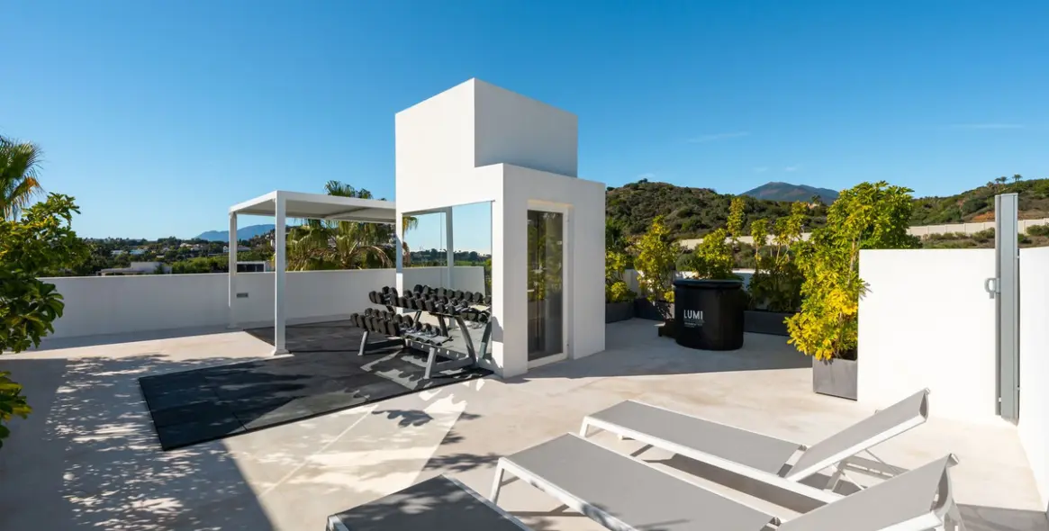 Sale of detached villa in Nueva Andalucía 22