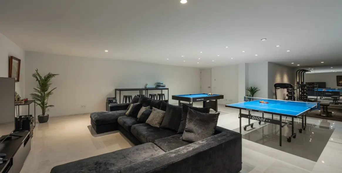 Sale of detached villa in Nueva Andalucía 24