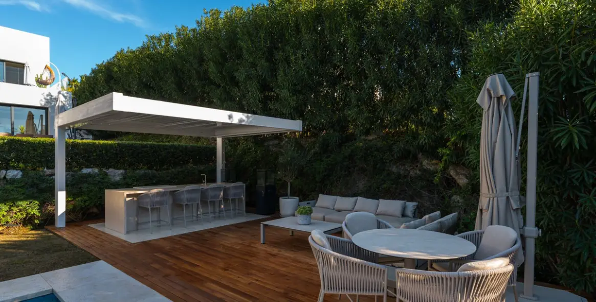 Sale of detached villa in Nueva Andalucía 26