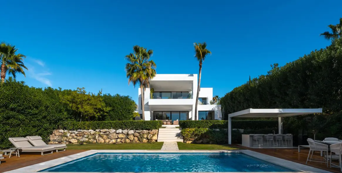 Sale of detached villa in Nueva Andalucía 33