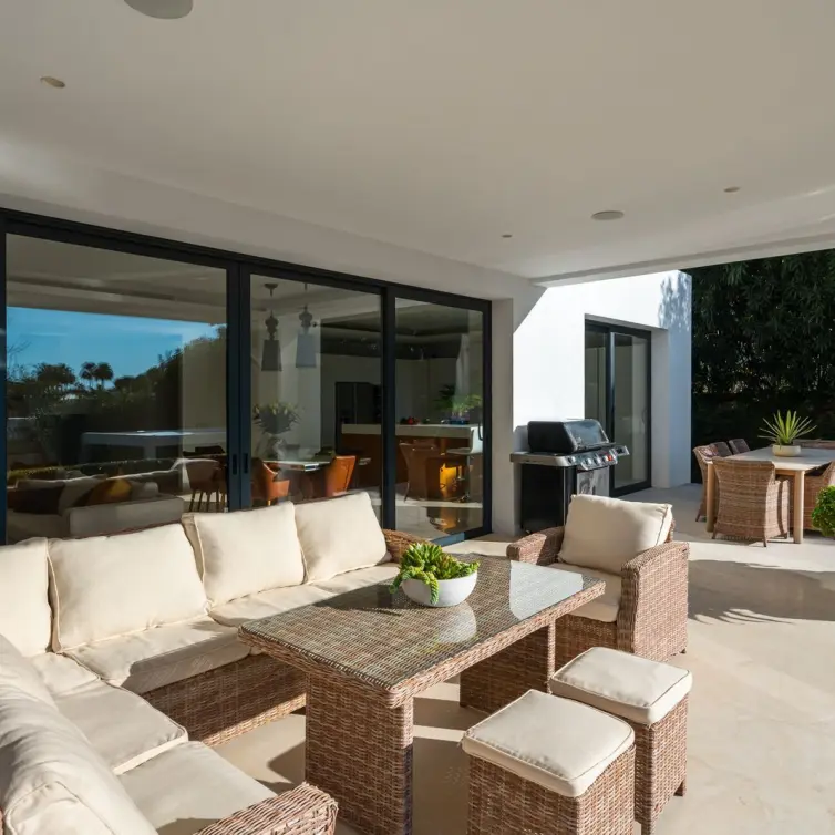 Sale of detached villa in Nueva Andalucía