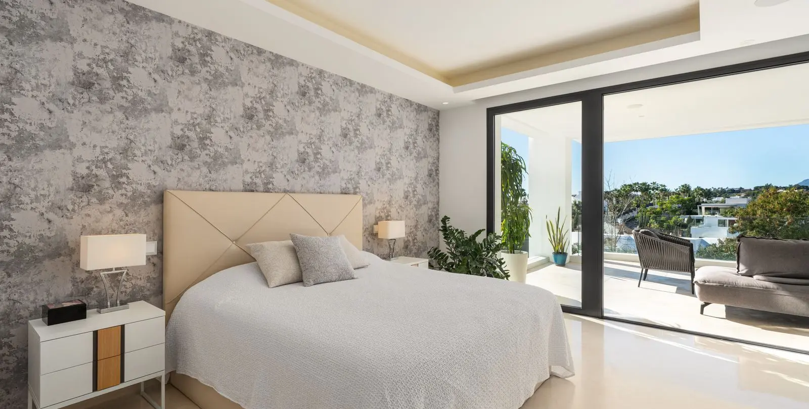 Sale of detached villa in Nueva Andalucía 9