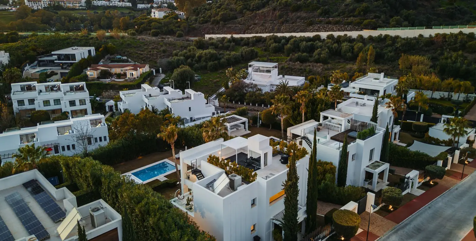 Sale of detached villa in Nueva Andalucía 32