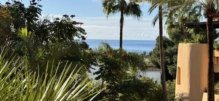 Venta de apartamento en planta media en Sierra Blanca 0