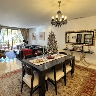 Venta de apartamento en planta media en Sierra Blanca