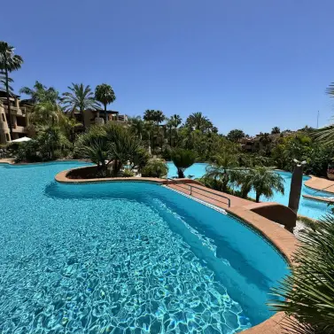 Venta de apartamento en planta media en Sierra Blanca