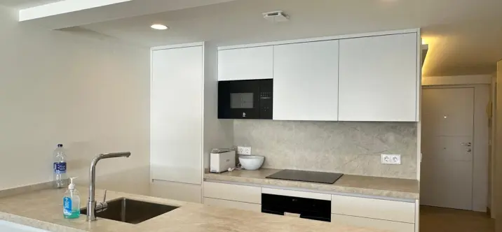 Alquiler a largo plazo de apartamento en planta media en Marbella 3